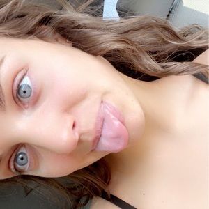 Meet your Posher, Lilly